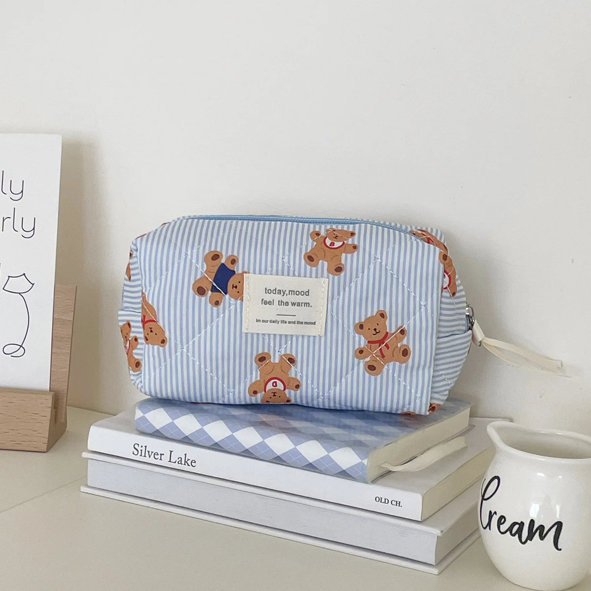 Women's Cosmetic Bag Striped Bear Makeup Bag Cartoon Go Out Large Capacity Toiletry Storage Bag Bolsa De Maquillaje Viaje Sweet