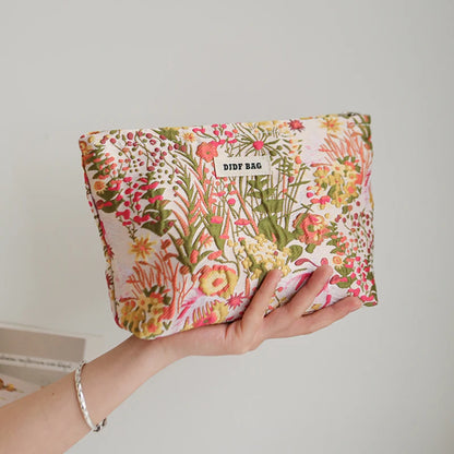 White Embroidery Daisy Women's Makeup Bag Portable Coin Purse Key Case Cosmetics Lipstick Storage Bag Commuter Liner Bag Ins