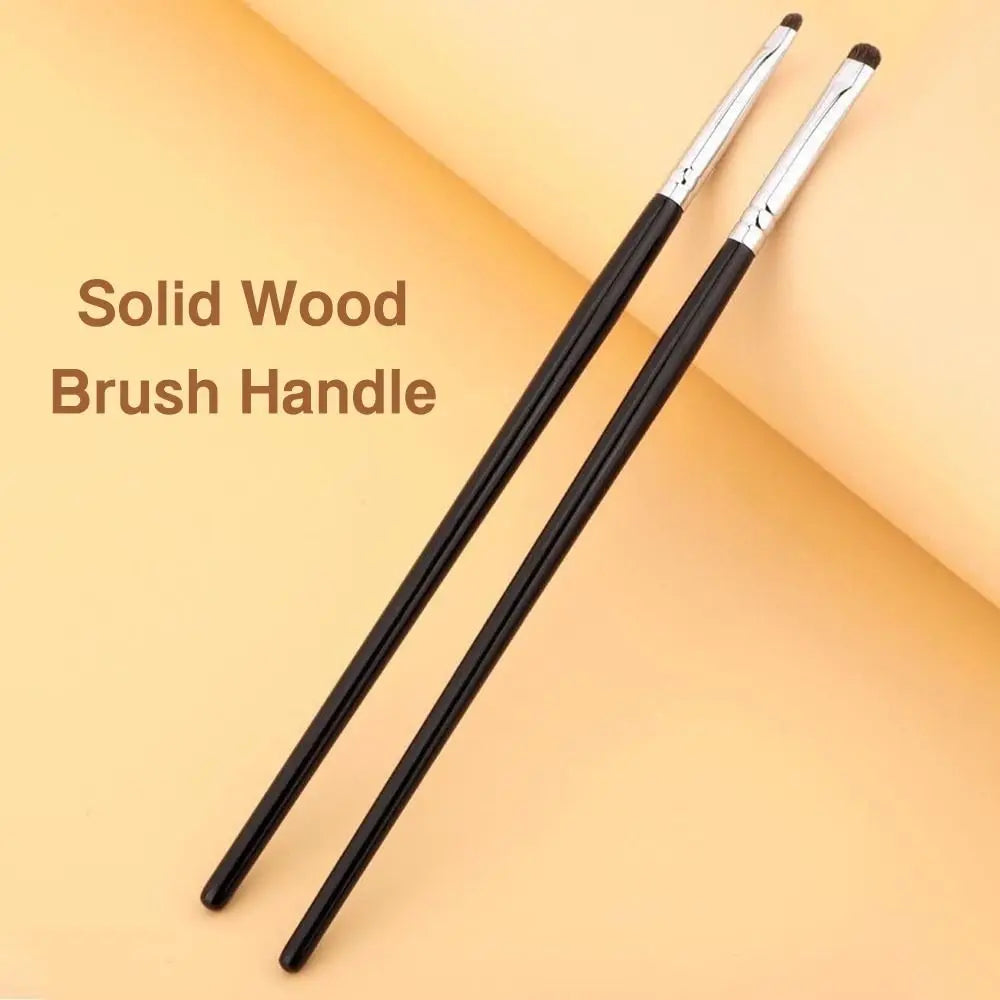 Soft Hairs Eye Makeup Brush Plastic Handle Small Tapered Brush for for Highlighting Eyeshadow/Sleeping Silkworms/Under Eyes