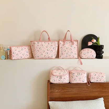 2025 New Hello Kitty Large Capacity Tote Bag Cute Print Design Portable Travel Organizer for Cosmetics Toiletries Makeup Storage