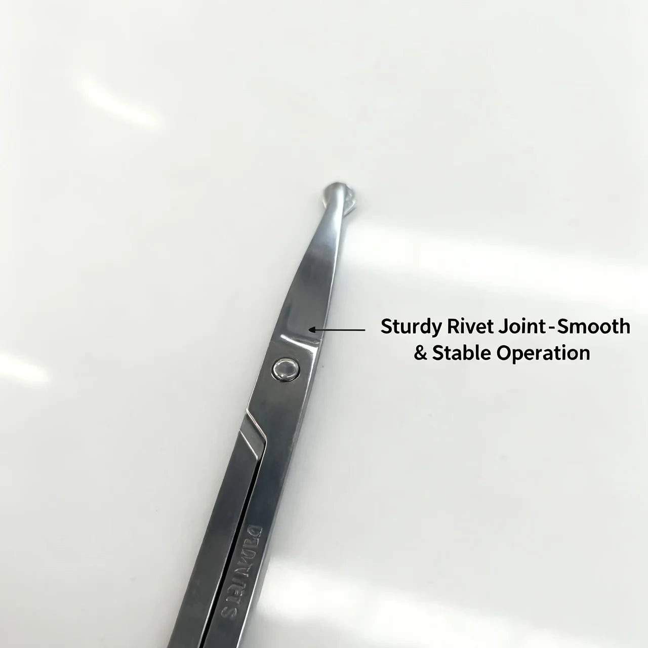 Round-headed safety eyebrow trimmer, 1-pack, precise cutting, won’t damage skin, multi-functional, portable design.