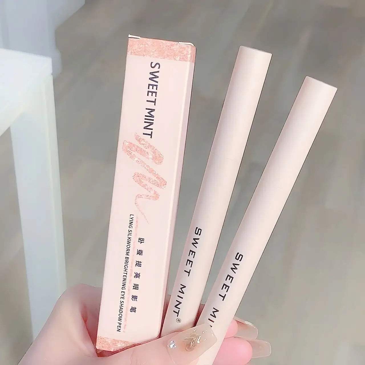 Eye Shadow Lying Silkworm Highlighter Pen Korean Eyes Makeup Matte White Pearl High-gloss Brightening Glitter Eyeshadow Stick