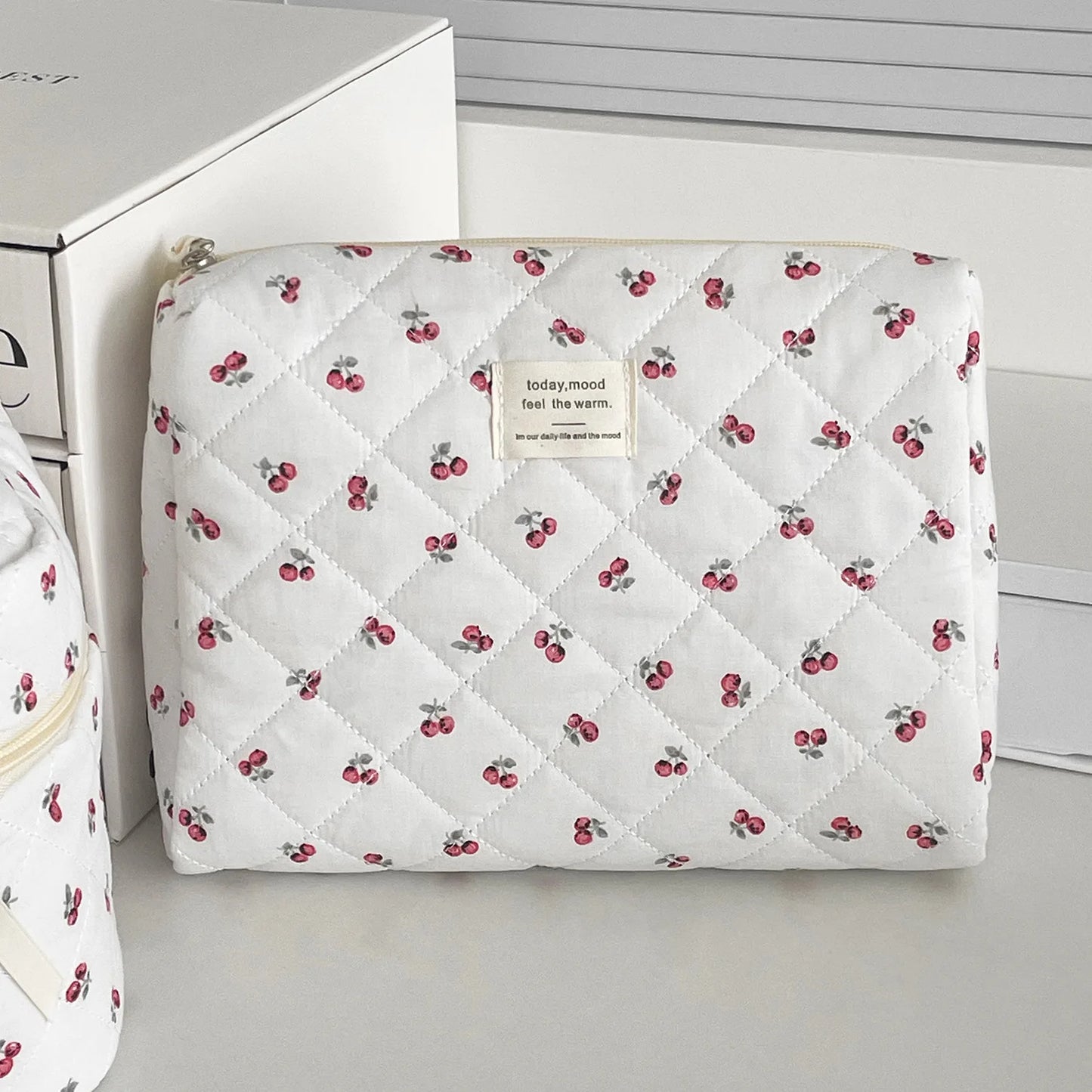 Cherry Makeup Bag Women's Cosmetic Bags Fashion Portable Cute Cosmetic Travel Storage Pouch Handbag Cotton Quilted Zipper Purse