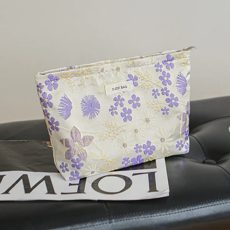 White Embroidery Daisy Women's Makeup Bag Portable Coin Purse Key Case Cosmetics Lipstick Storage Bag Commuter Liner Bag Ins