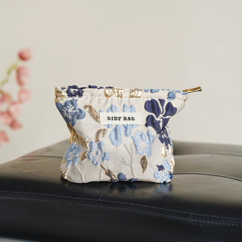 White Embroidery Daisy Women's Makeup Bag Portable Coin Purse Key Case Cosmetics Lipstick Storage Bag Commuter Liner Bag Ins