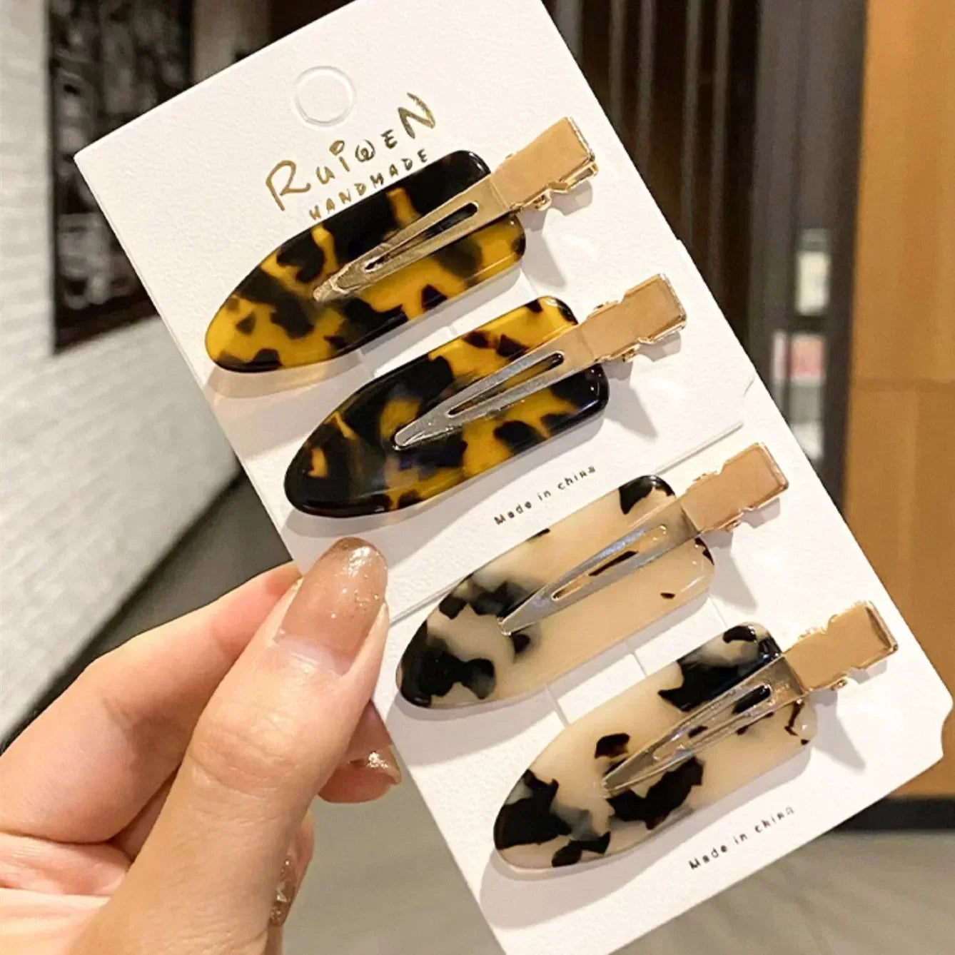 4Pcs Girls Leopard Seamless Hair Clip Set Women Acetate Sheet No Bend Bangs Clip Duckbill Clip Hairpins Makeup Hair Styling Tool