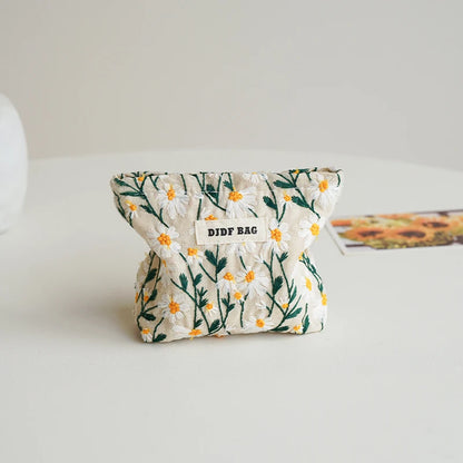 White Embroidery Daisy Women's Makeup Bag Portable Coin Purse Key Case Cosmetics Lipstick Storage Bag Commuter Liner Bag Ins