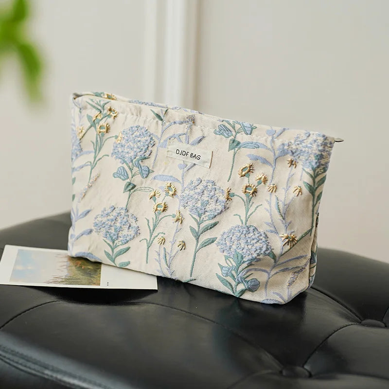 White Embroidery Daisy Women's Makeup Bag Portable Coin Purse Key Case Cosmetics Lipstick Storage Bag Commuter Liner Bag Ins