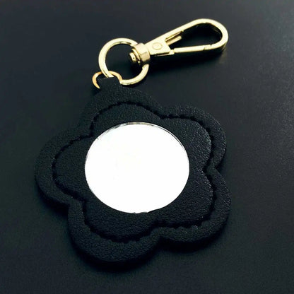 Simple Leather Hanging Keyring Small Mirror Key Chain Ring Bag Pendant for Gift Car Packet Keychain Cute Makeup Flower Shaped