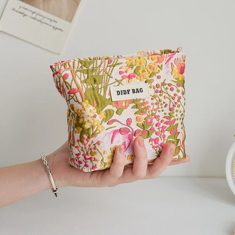 White Embroidery Daisy Women's Makeup Bag Portable Coin Purse Key Case Cosmetics Lipstick Storage Bag Commuter Liner Bag Ins